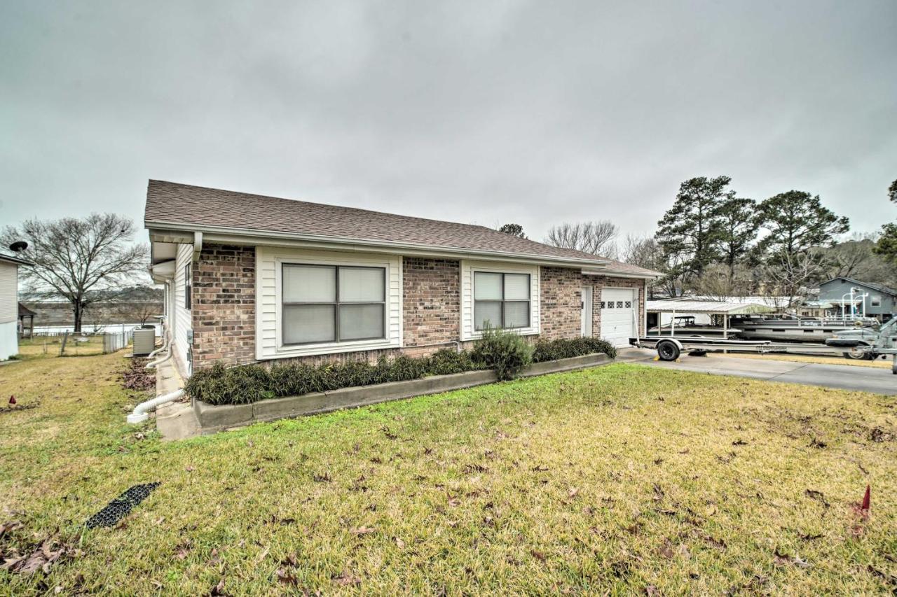 Lake Livingston Hideaway With Dock And Gas Grill! Villa Onalaska Exterior photo