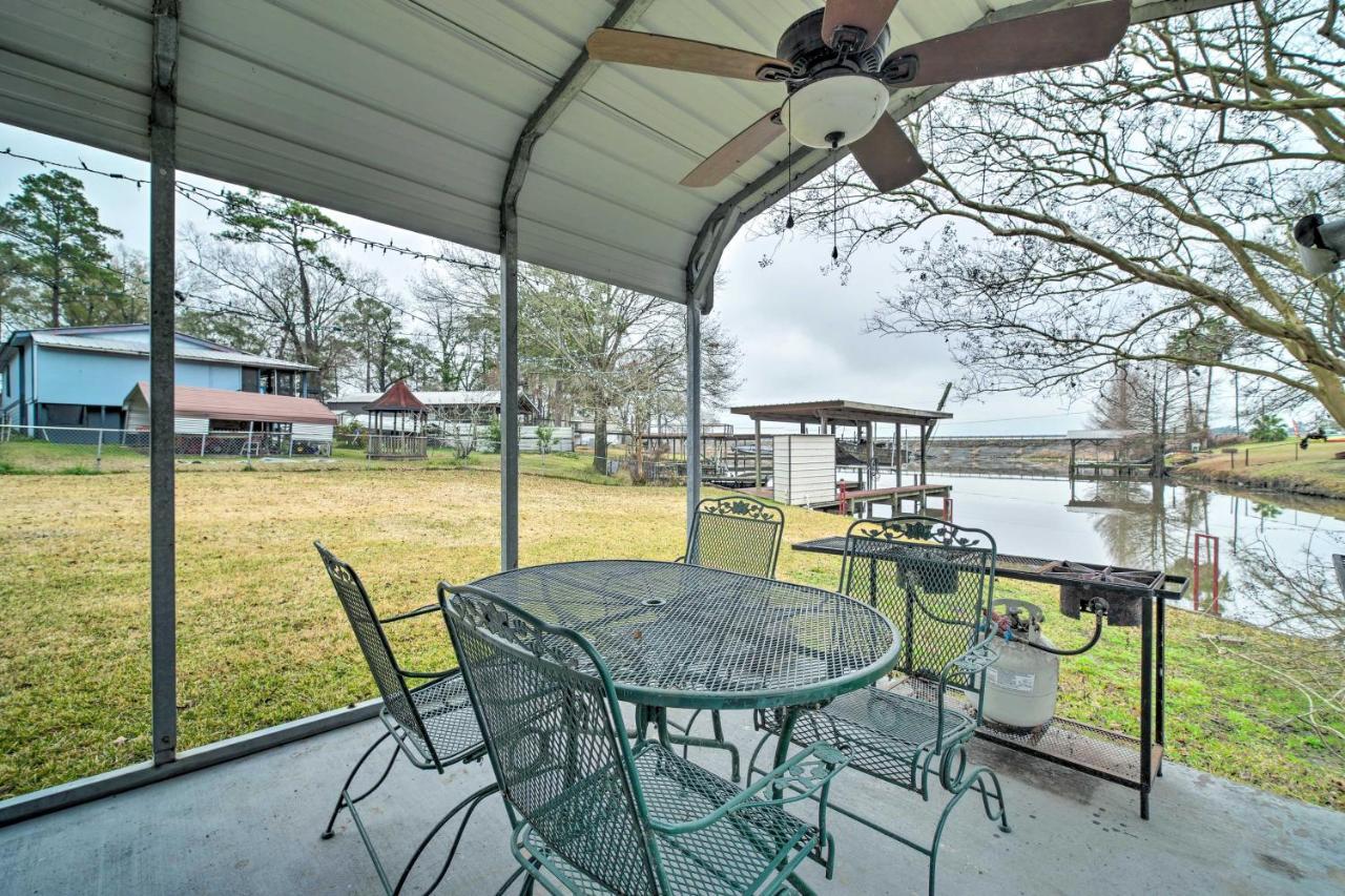 Lake Livingston Hideaway With Dock And Gas Grill! Villa Onalaska Exterior photo